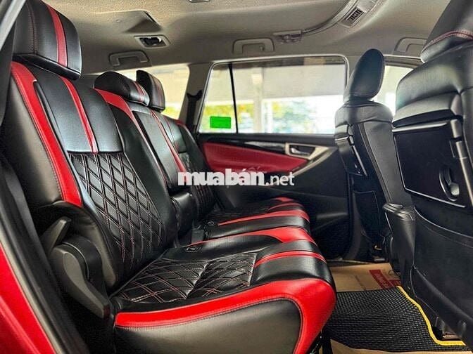 Toyota Innova Venture số tự động 2020 xe zin chuẩn