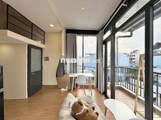 Duplex cự xịn có ban công - Gần ngã 4 Hàng Xanh