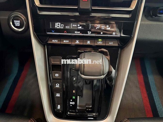 Toyota Innova Cross 2.0 2025 Xe hãng bán