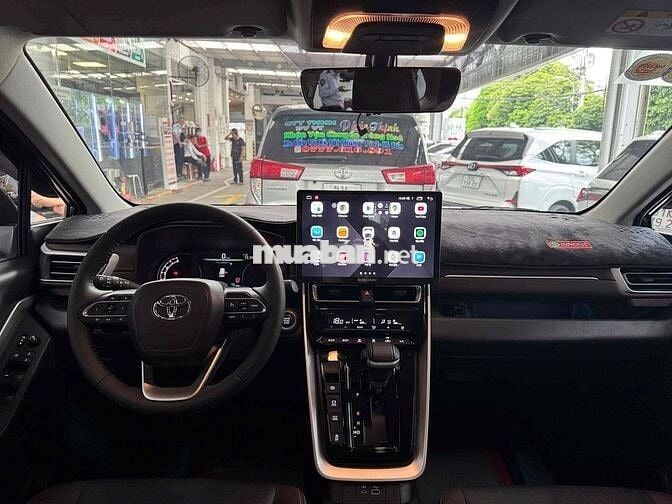Toyota Innova Cross 2.0 2025 Xe hãng bán