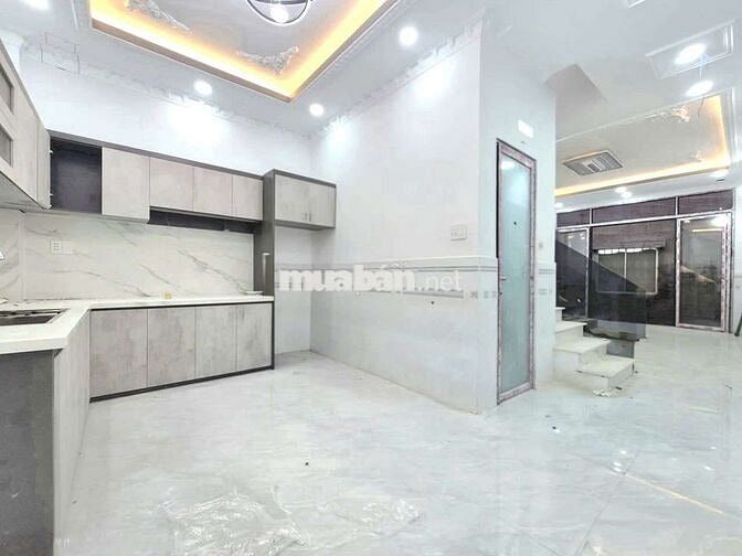 Nhà bự 1 lầu, gần Phú Mỹ Hưng quận 7