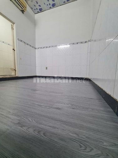 còn 1 phòng duy nhất tai 182 huỳnh tấn phát giao nhà ngay