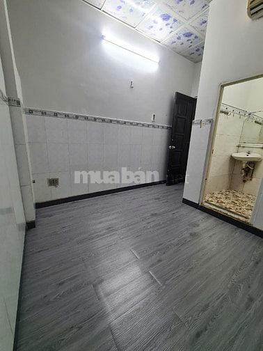 còn 1 phòng duy nhất tai 182 huỳnh tấn phát giao nhà ngay