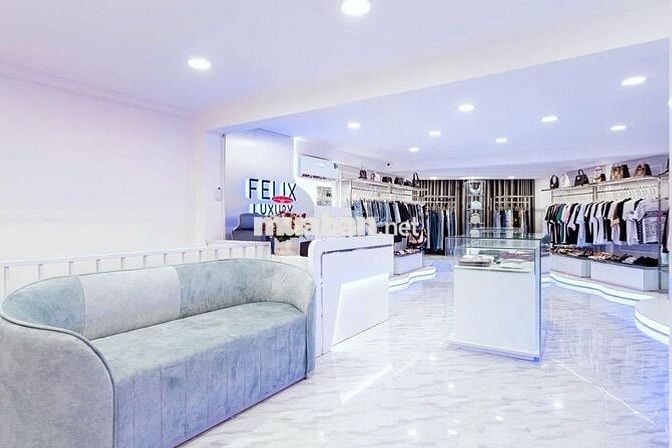 CHO THUÊ NHÀ MẶT TIỀN ĐƯỜNG NGUYỄN CƯ TRINH Q1