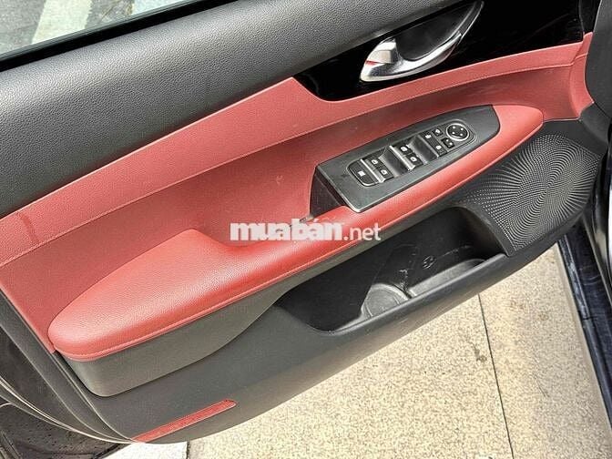 Kia Cerato 2021 2.0 AT PREMIUM - 57000 km