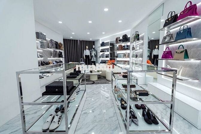CHO THUÊ NHÀ MẶT TIỀN ĐƯỜNG NGUYỄN CƯ TRINH Q1