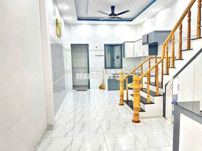 Nhà MTKD đường NB tên lửa giá 15 triệu