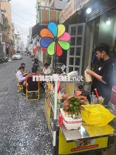 Cần sang nhượng mặt bằng đang kinh doanh cafe pha máy ngay chợ Bàn Cờ