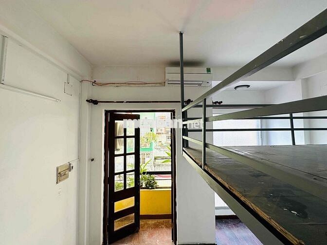CĂN HỘ GIÁ CỰC RẺ BAN CÔNG RIÊNG - CỬA SỔ LỚN NGAY TRỊNH ĐÌNH TRỌNG