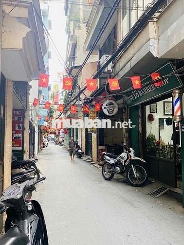 Nhà đẹp Cầu Giấy DT 30m, MT 6m