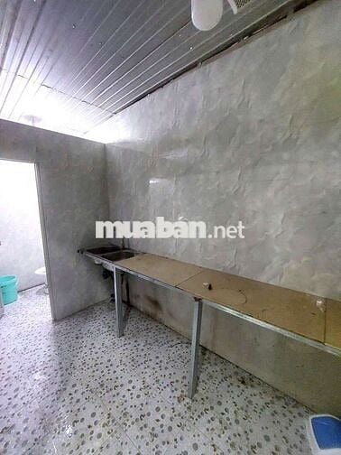 Cho thuê Căn nhà cấp 4  xe tải tới nhà 
120/tạ Quang bửu p4, Q8