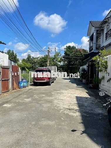 Bán nhà 8 x 17,5 (139,6m2 full thổ) hẻm ôtô gần Trường Nguyễn Hồng Đào