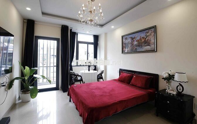 PRIVATE ROOM FOR RENT - STREET FACING HOUSE IN D1