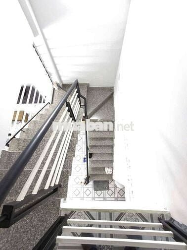 Bán nhà 8 x 17,5 (139,6m2 full thổ) hẻm ôtô gần Trường Nguyễn Hồng Đào