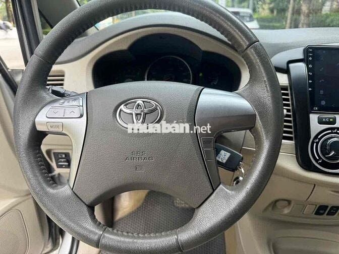 Toyota Innova 2016 2.0G - 180000 km