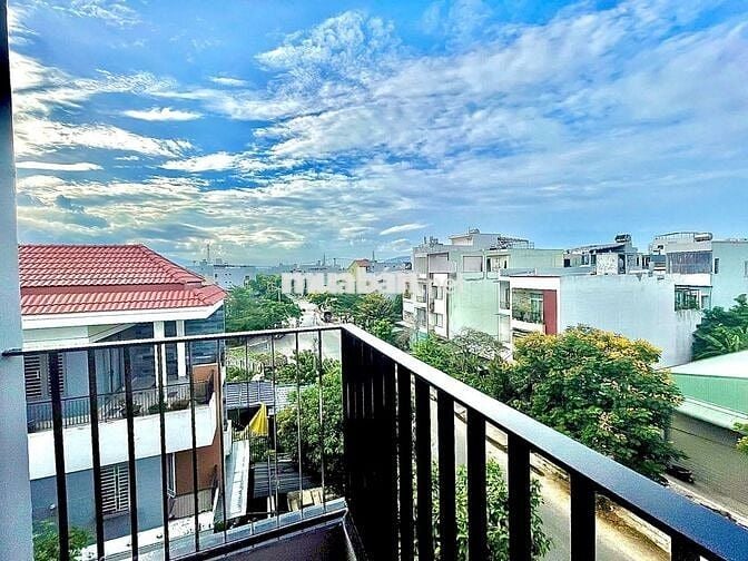 Cho thuê căn hộ 1 phòng ngủ ngay Khuê Mỹ- Hồ Bơi