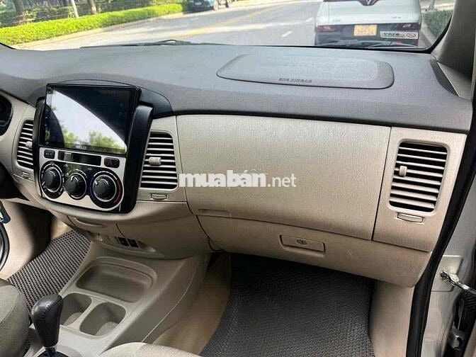 Toyota Innova 2016 2.0G - 180000 km