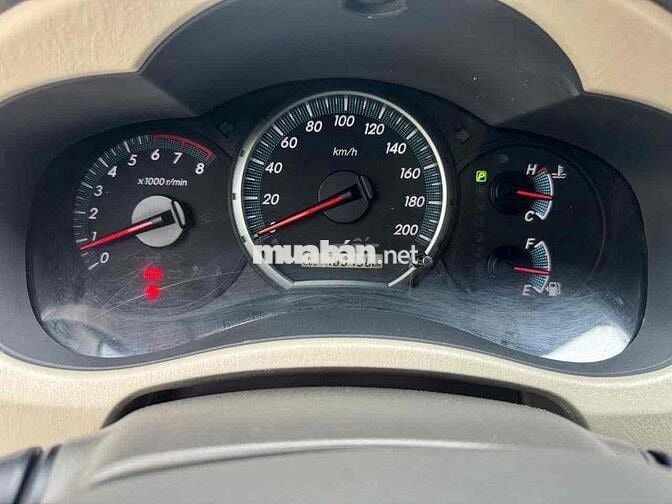Toyota Innova 2016 2.0G - 180000 km
