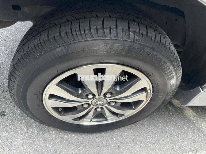 Toyota Innova 2016 2.0G - 180000 km