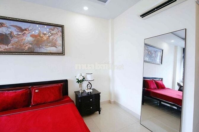 PRIVATE ROOM FOR RENT - STREET FACING HOUSE IN D1