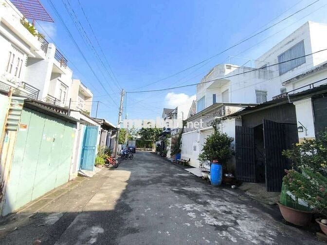 Bán nhà 8 x 17,5 (139,6m2 full thổ) hẻm ôtô gần Trường Nguyễn Hồng Đào