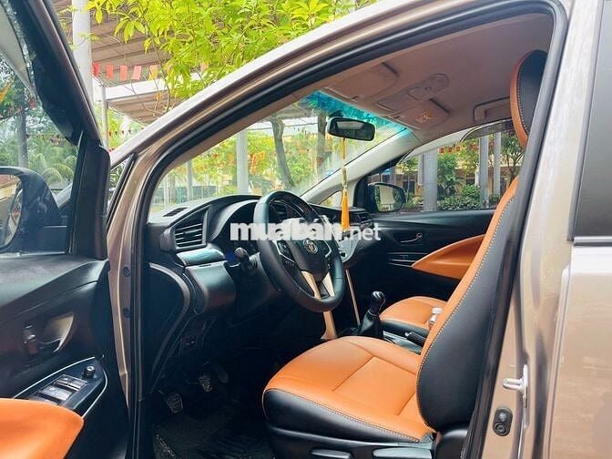 Tôi cần bán chiếc xe ô tô Toyota Innova 2.0E 2020
