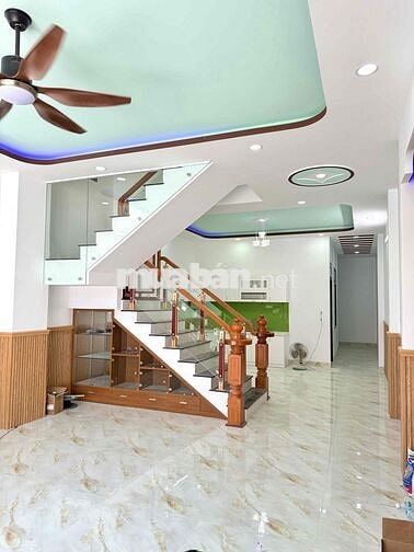 Nhà 3 tầng đẹp có sân để ô tô hẻm Gò Cây Sung sổ hồng giá 4 tỷ 850.