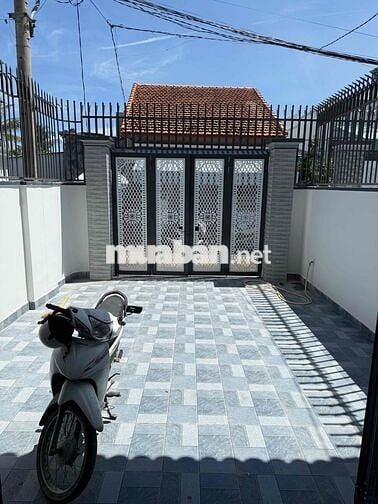 Nhà 3 tầng đẹp có sân để ô tô hẻm Gò Cây Sung sổ hồng giá 4 tỷ 850.