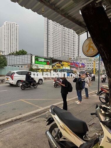 NHÀ MẶT TIỀN NGUYÊN CĂN NGUYỄN HỮU THỌ Q7 CHO THUÊ