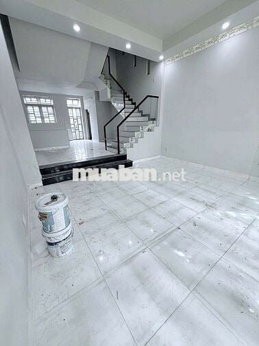 Cho thuê nhà mặt tiền đường Phạm Văn Đồng