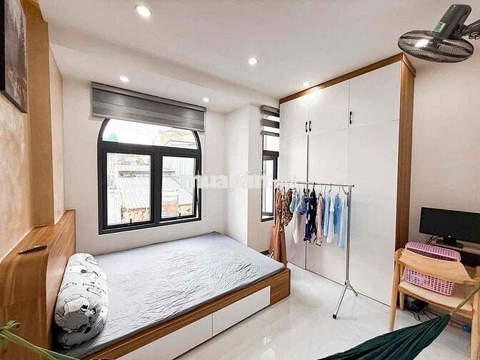 Trung tâm quận 10, 3 tầng BTCT mới đẹp dọn vào ở ngay