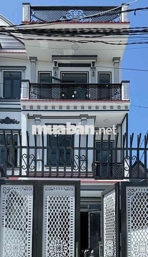 Nhà 3 tầng đẹp có sân để ô tô hẻm Gò Cây Sung sổ hồng giá 4 tỷ 850.