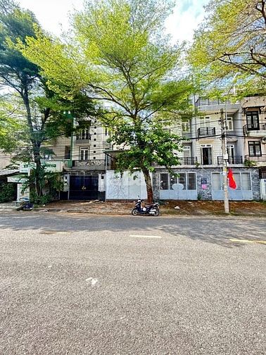 Bán đất MT đường 35A Trịnh Quang Nghị P7 Q8, đường 20m sổ sẵn cc liền
