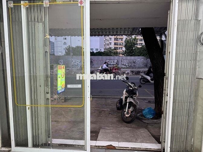 NHÀ MẶT TIỀN NGUYÊN CĂN NGUYỄN HỮU THỌ Q7 CHO THUÊ