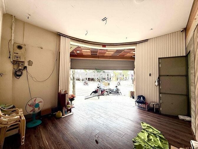 CHO THUÊ MẶT BẰNG GÓC 2 MẶT TIỀN KHU BÀN CỜ TRUNG TÂM GIÁ 12 TRIỆU