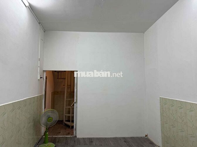 NHÀ MẶT TIỀN NGUYÊN CĂN NGUYỄN HỮU THỌ Q7 CHO THUÊ