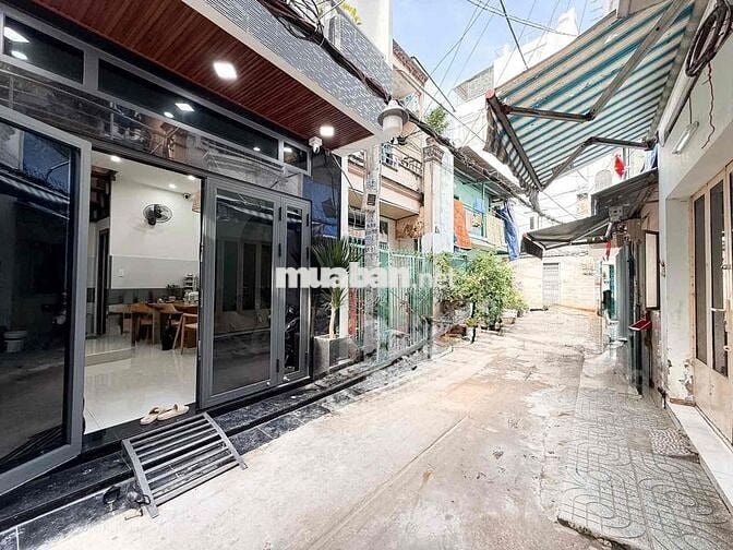 Trung tâm quận 10, 3 tầng BTCT mới đẹp dọn vào ở ngay