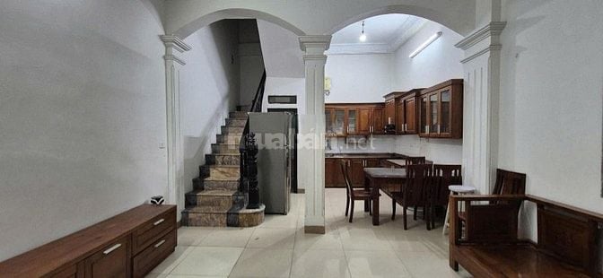 Cho thuê nhà riêng tại Ngõ 68 Cầu Giấy - 40m², nhà 4 tầng, 5PN