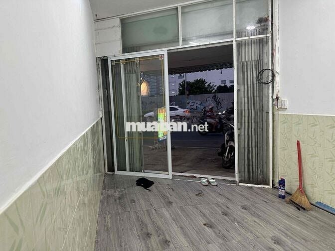 NHÀ MẶT TIỀN NGUYÊN CĂN NGUYỄN HỮU THỌ Q7 CHO THUÊ