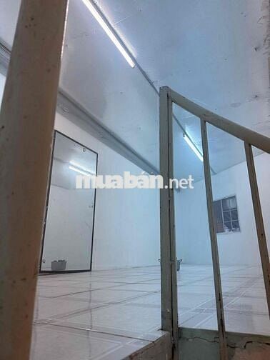 NHÀ MẶT TIỀN NGUYÊN CĂN NGUYỄN HỮU THỌ Q7 CHO THUÊ