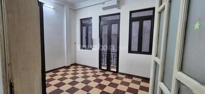 Cho thuê nhà riêng tại Ngõ 68 Cầu Giấy - 40m², nhà 4 tầng, 5PN
