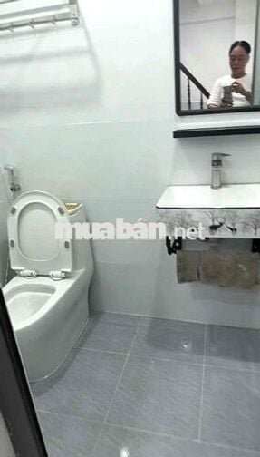 💎 💎 💎 NHÀ MỚI XÂY 100% GIÁP BÌNH THẠNH TRỆT LẦU 1PN 2WC GIÁ 8,5 TRIỆU