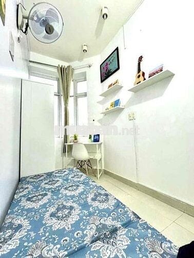 Phòng nội thất mới đường số 2 đối diện cổng chính Vạn Phúc