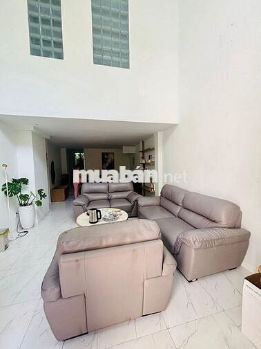 👉 Nhà 5x20m, 4PN, thang máy, full NT 🏡 Gần Landmark 81 – 50tr/tháng