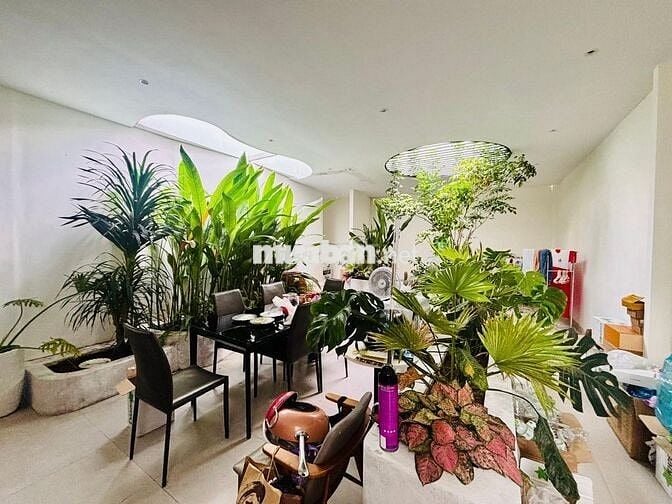 👉 Nhà 5x20m, 4PN, thang máy, full NT 🏡 Gần Landmark 81 – 50tr/tháng
