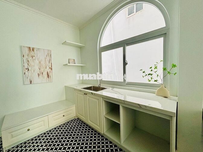 👉 Nhà 5x20m, 4PN, thang máy, full NT 🏡 Gần Landmark 81 – 50tr/tháng