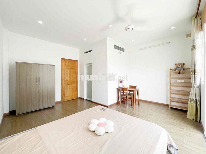 Full nội thất.Thang Máy - Tách Bếp Hoàng Hoa Thám. Ở liền trong tháng.