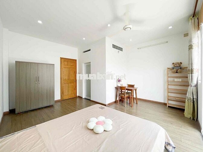 Full nội thất.Thang Máy - Tách Bếp Hoàng Hoa Thám. Ở liền trong tháng.