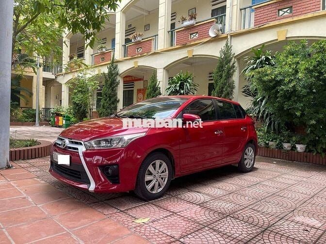 Gia đình bán chiếc xe ô tô Toyota Yarit 1.3G 2015