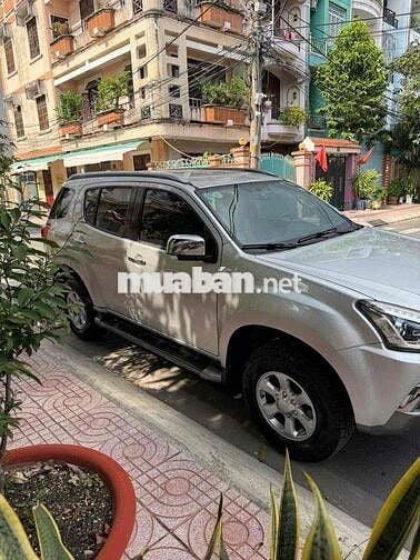 Isuzu Mu X B7 1.9 Turbo máy dầu số sàn 2022